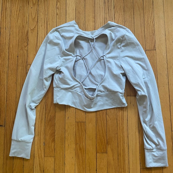 Gymshark pause open back long sleeve crop top, size small - Picture 4 of 5